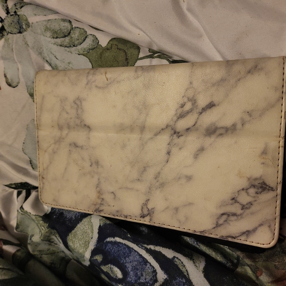 Amazon Fire - Picture 2 of 2